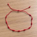 Manilla Hilo Rojo con Nudos 1